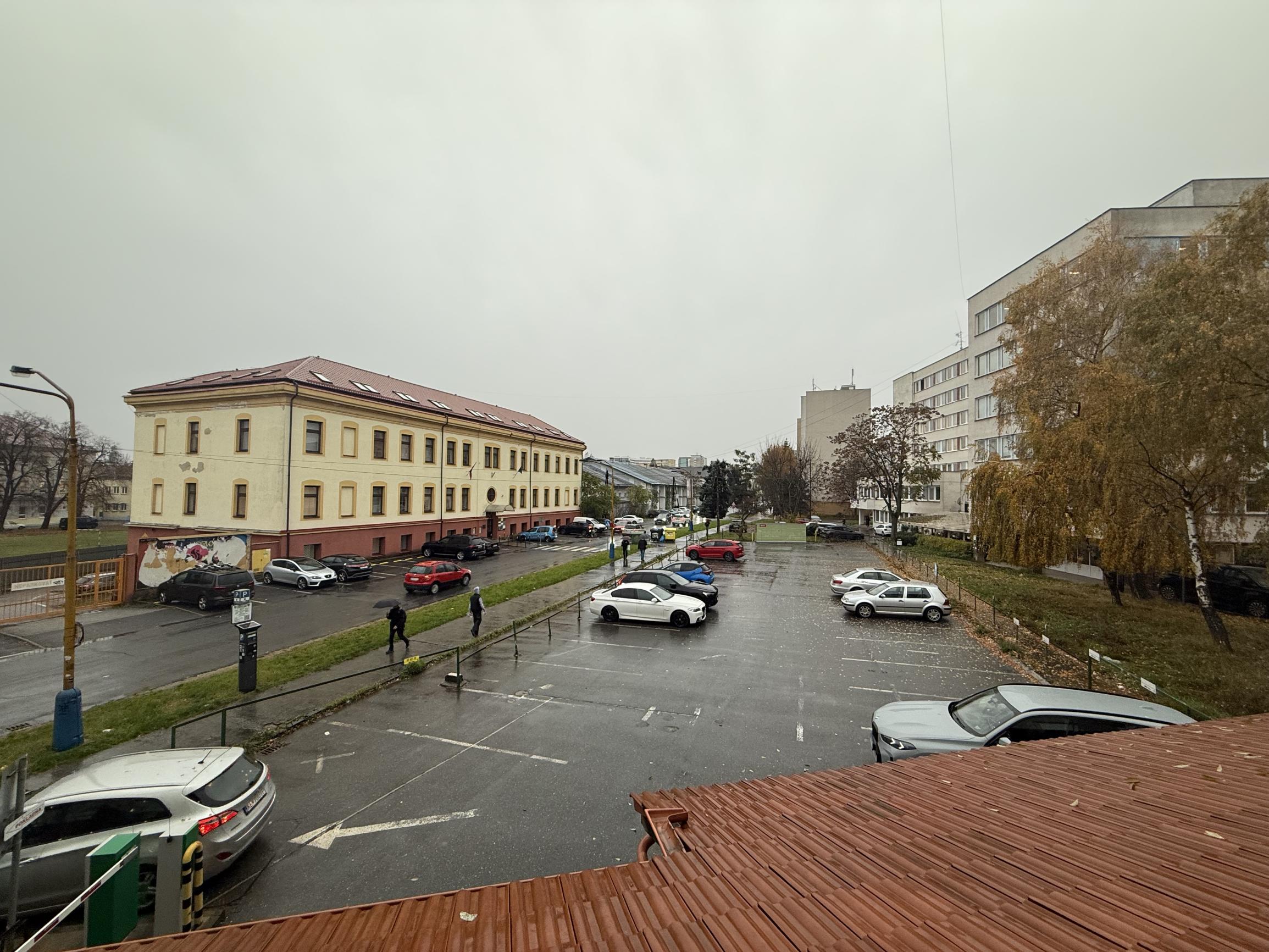 Kancelársky priestor na Žižkovej ulici v Košiciach.